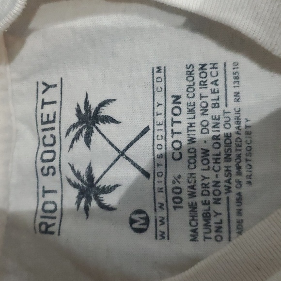 Riot Society Men's Medium T-Shirt - Picture 3 of 3